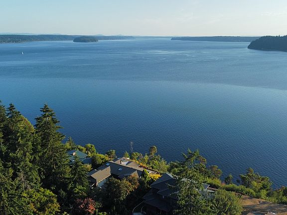 Amazing Puget Sound view and island view