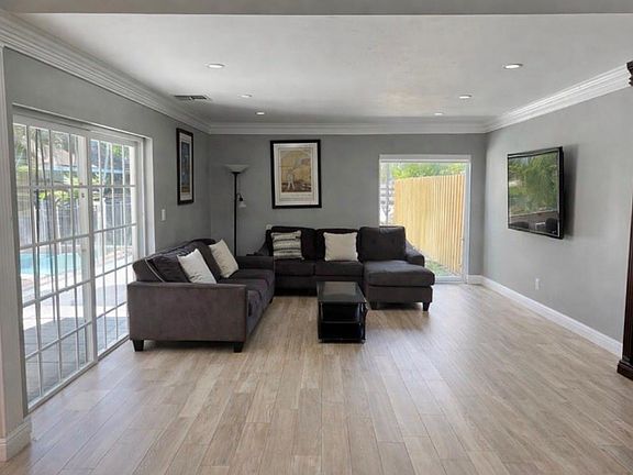 4th image of 4104 N 49th Avenue