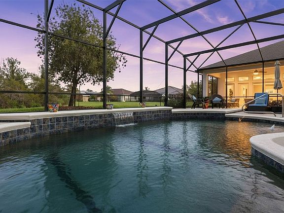 2nd image of 812 San Raphael St