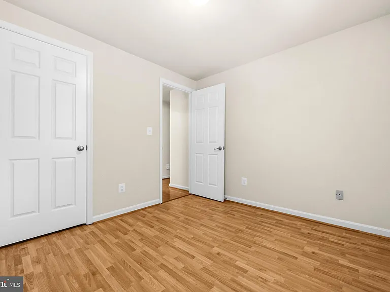 8931 Park Forest Dr — Photo 21