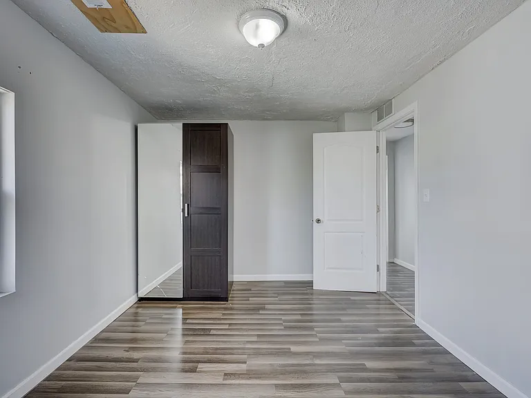 813 S Center St — Photo 23