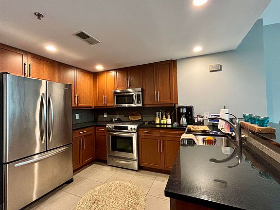 3rd image of 800 Jackson St APT 812
