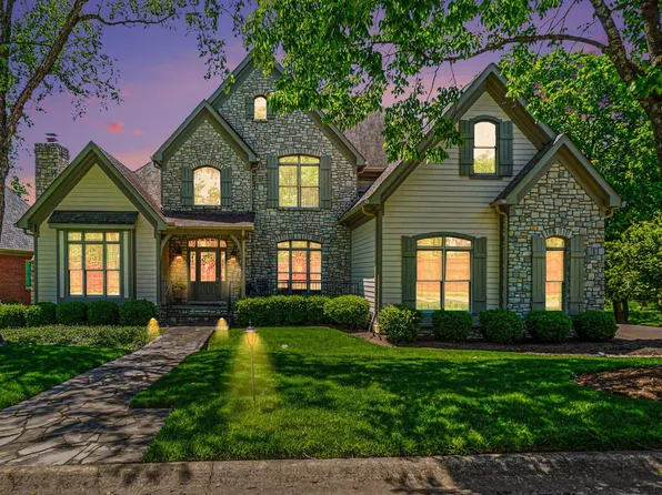 4827 Faulkirk Ln, Lexington, KY 40515
