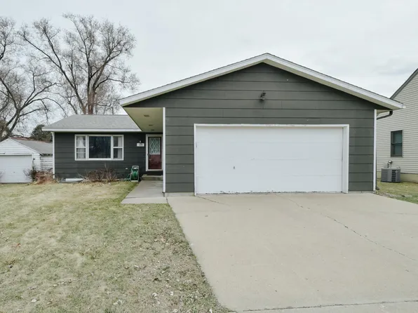 125 Charles Ave, Red Wing, MN 55066