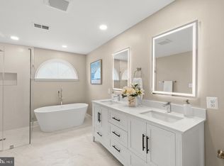 6312 Chaucer View Cir, Alexandria, VA 22304