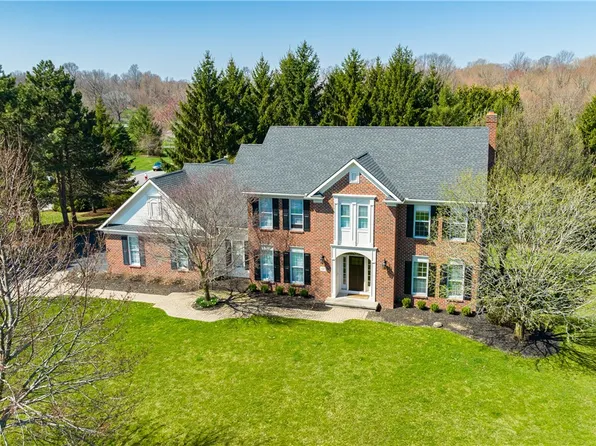 61 Vineyard Hl, Fairport, NY 14450