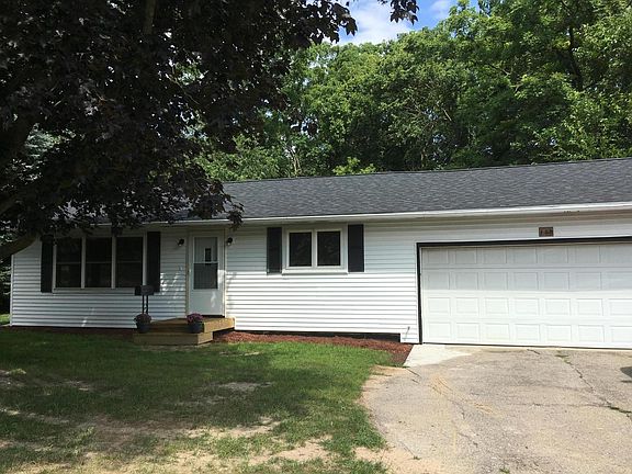 2nd image of 160 E Lincoln Ave
