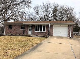 906 Prince Charles Way, Ballwin, MO 63021