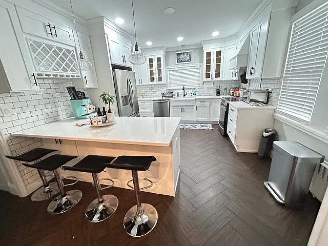 4 bed, 2.0 bath, 2000 sqft, $4,500 — Photo 3