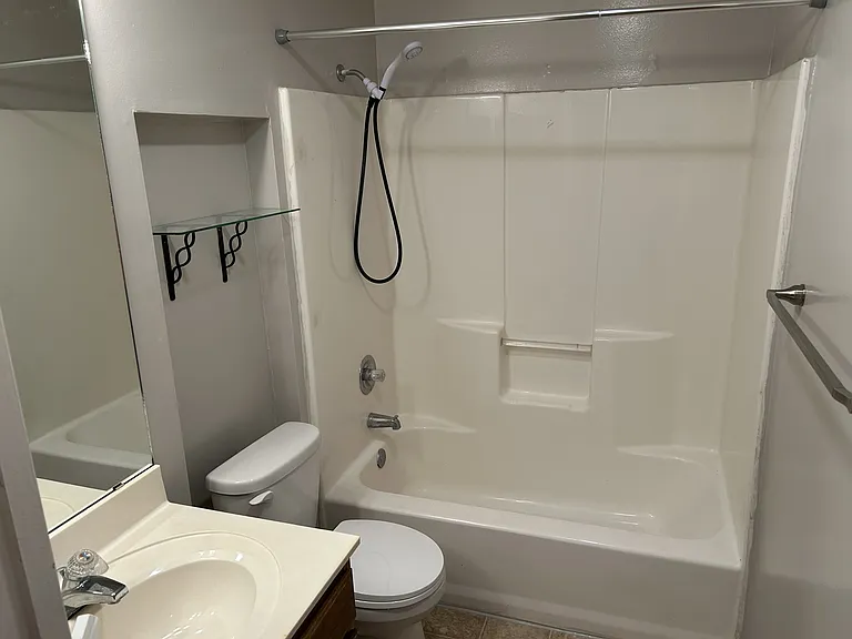 103 Vixen Cir #J — Photo 3