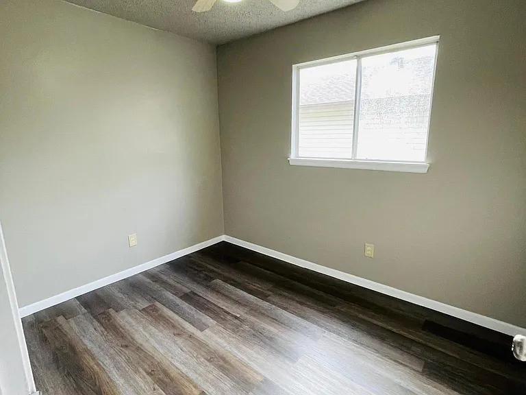 1803 Oxhill Dr — Photo 10