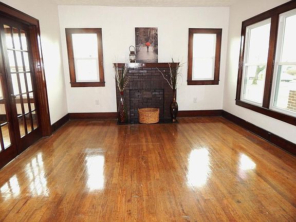4th image of 1202 New York Ave