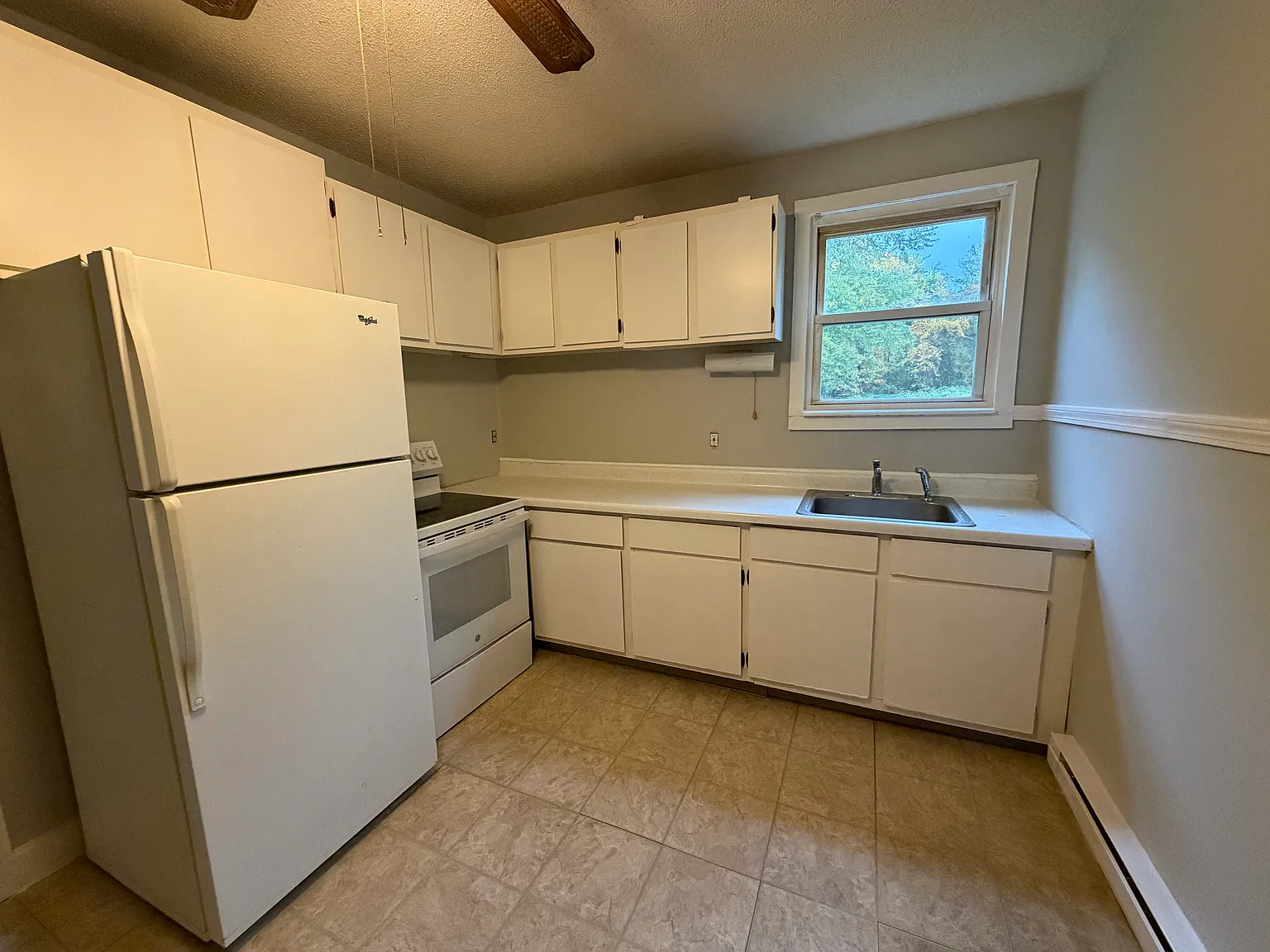 2 bed, 800 sqft, $1,650 — Photo 2