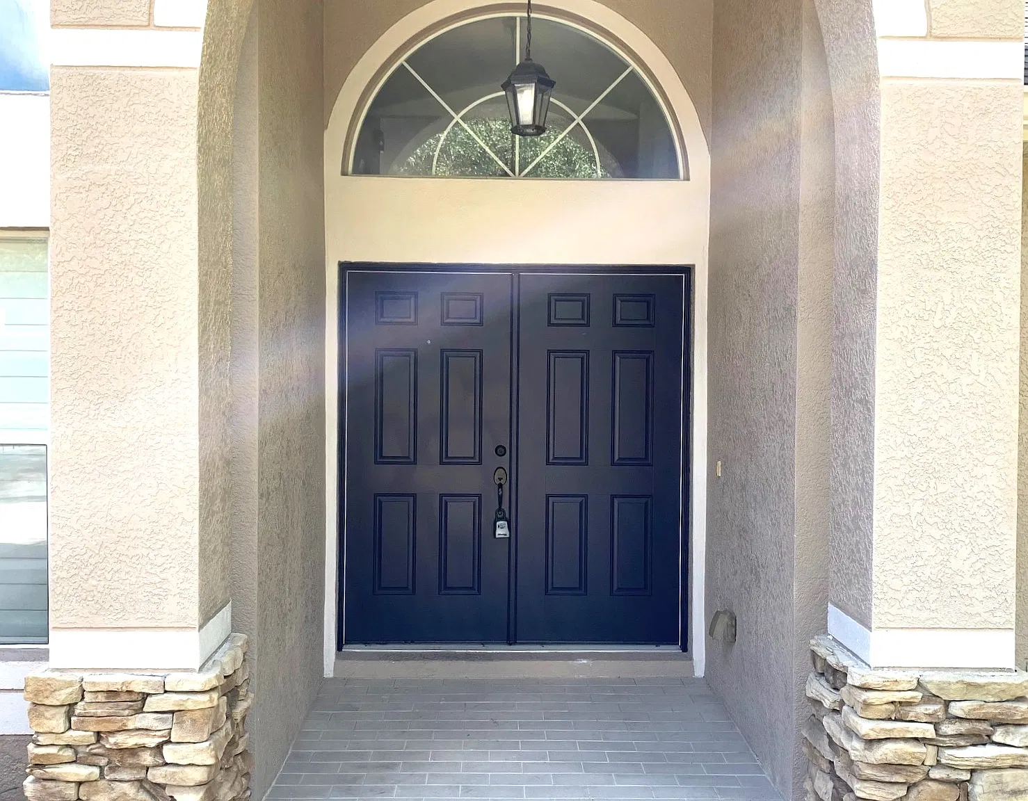 4 bed, 2594 sqft, $2,975 — Photo 2
