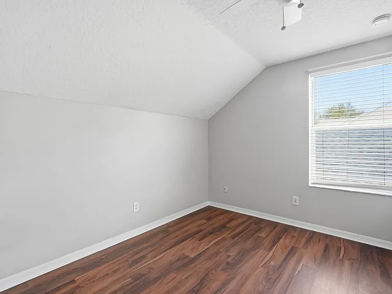 10310 Lakeside Vista Dr — Photo 9