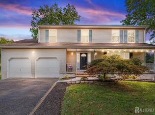 27 3rd Ave, Piscataway, NJ 08854