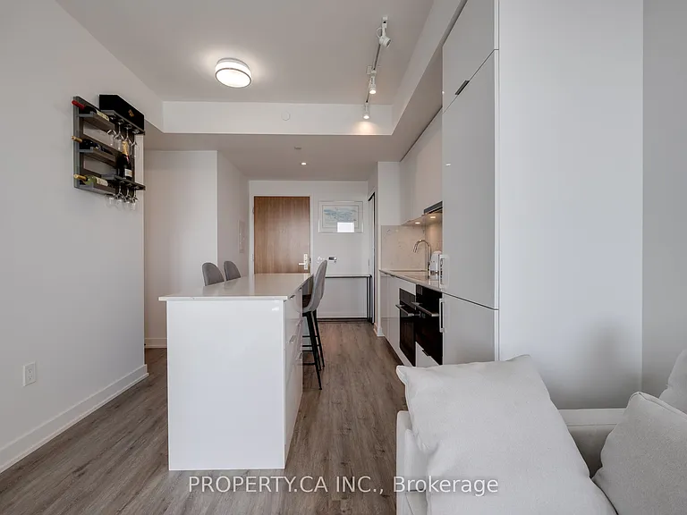 15 Queens Quay E #2203 — Photo 12