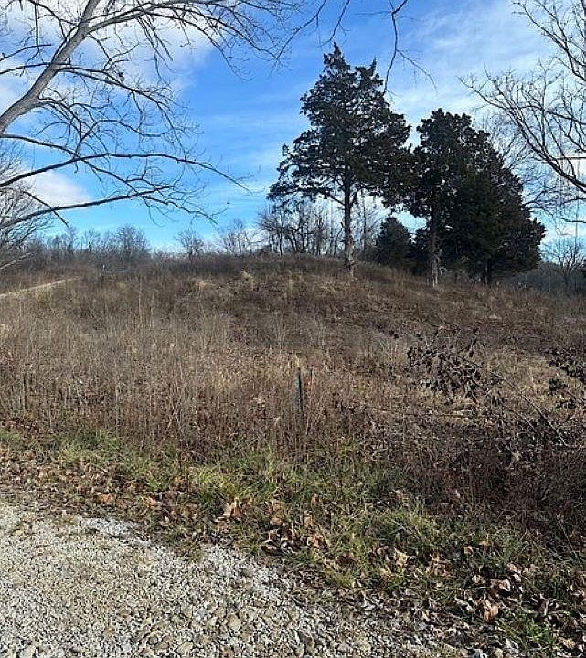 2nd image of 4521 Hollybrook Rd