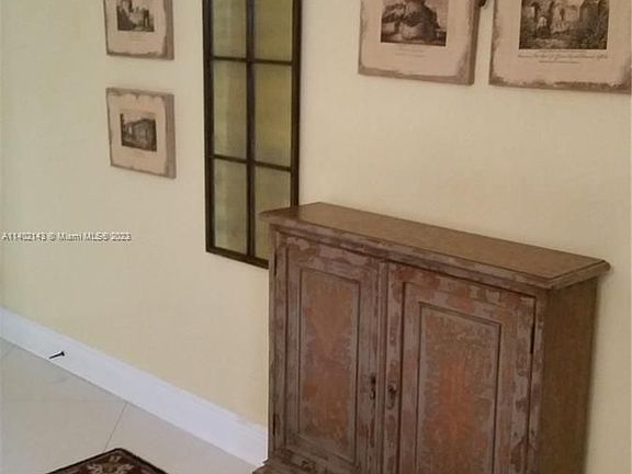 5th image of 19370 Collins Ave Ph 27