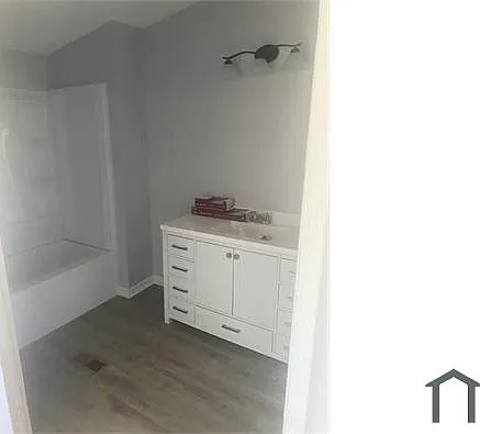 1121 Lee Road 203 — Photo 2
