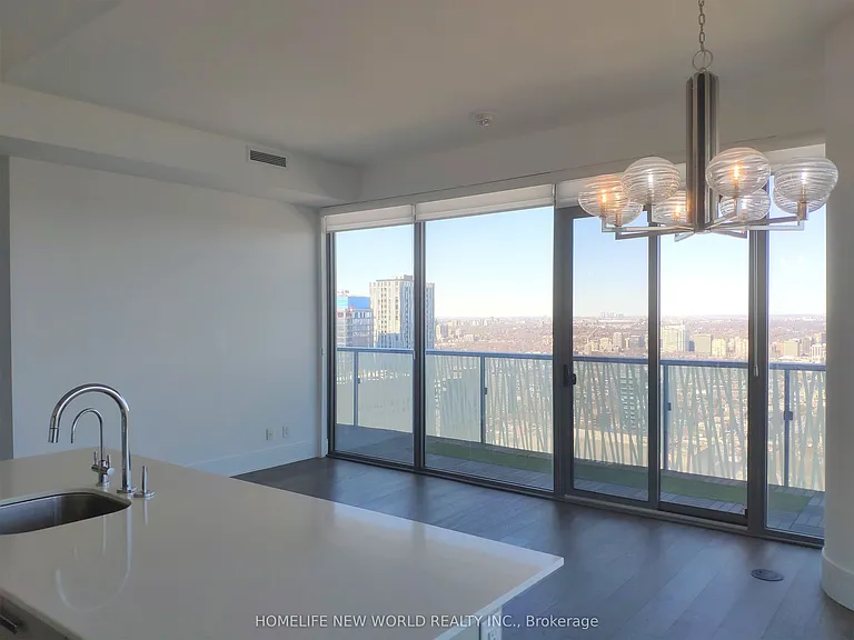 50 Charles St E #LPH5207 — Photo 6