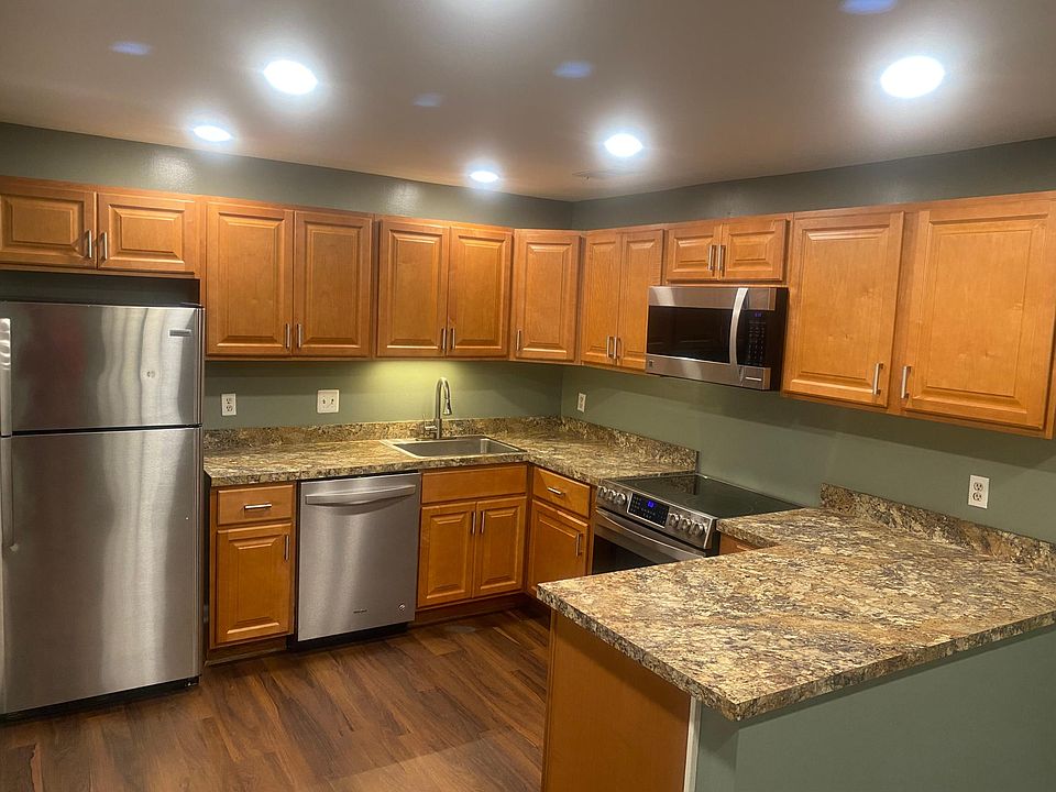 Spacious Kitchen with tons of cabinetry