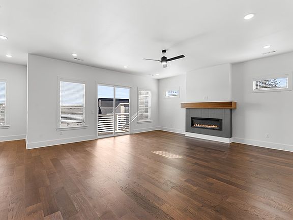 3rd image of 2934 N Old Wire Rd