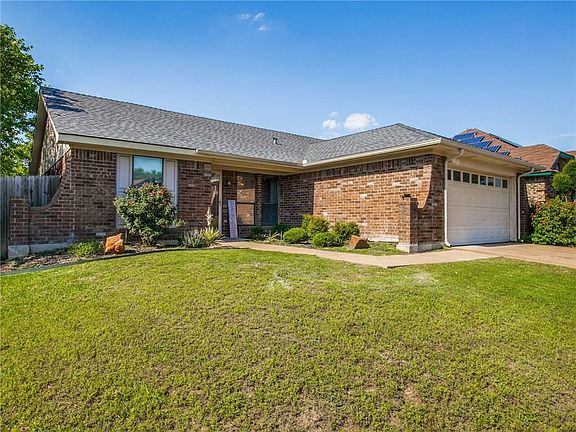 3rd image of 6017 Hillglen Dr