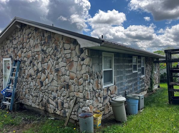 503 Hidden Valley Dr, Oak Hill, WV 25901