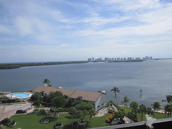 2nd image of 115 Lakeshore Dr APT 1046