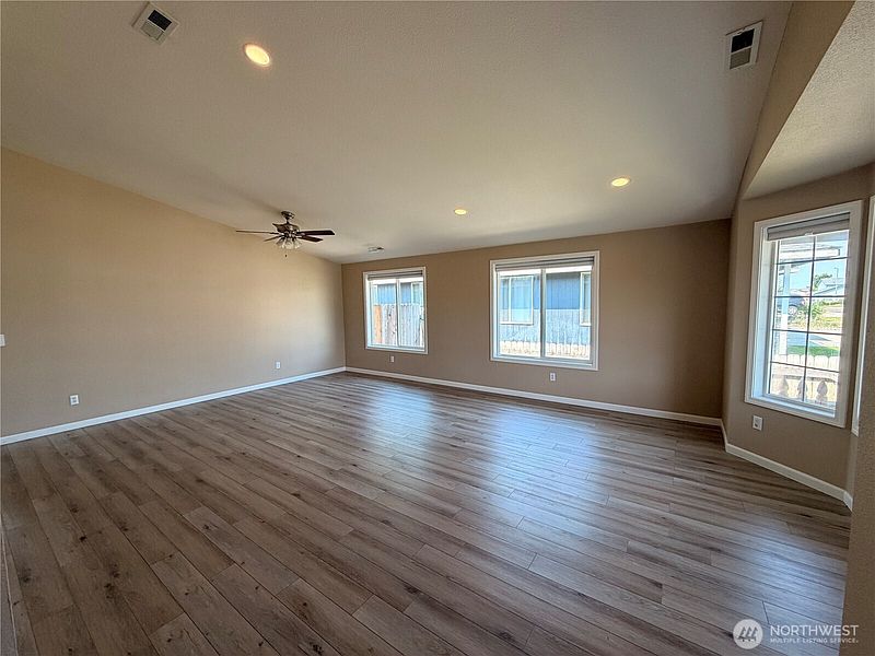 3rd image of 6604 Gehrig Dr.