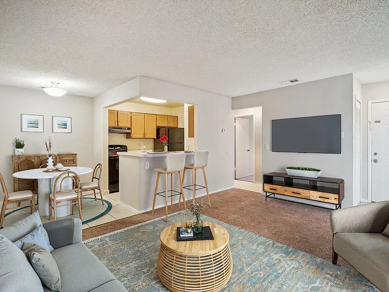 One Bedroom Large - 1 Bed / 1 Bath - 715 Sq.Ft.