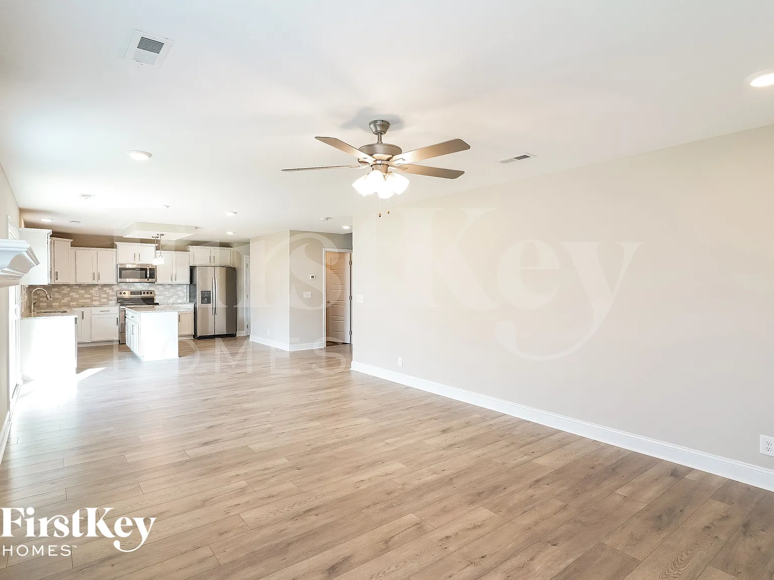 4 bed, 2.5 bath, 2322 sqft, $2,110 — Photo 3