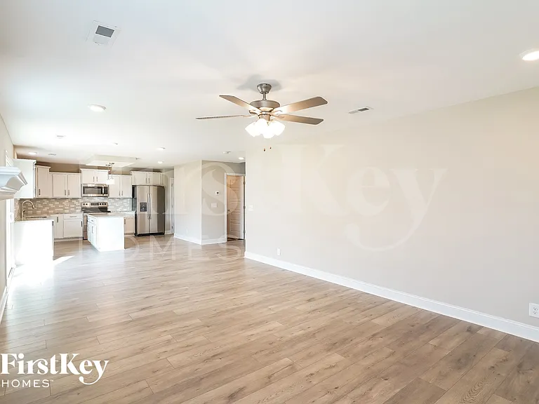 660 Alvin Rd — Photo 3