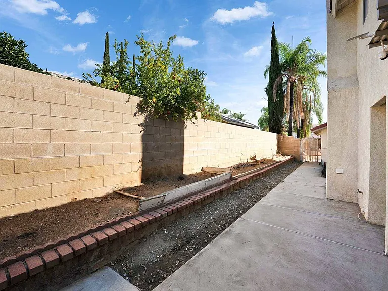 12675 Elmhurst Dr — Photo 15