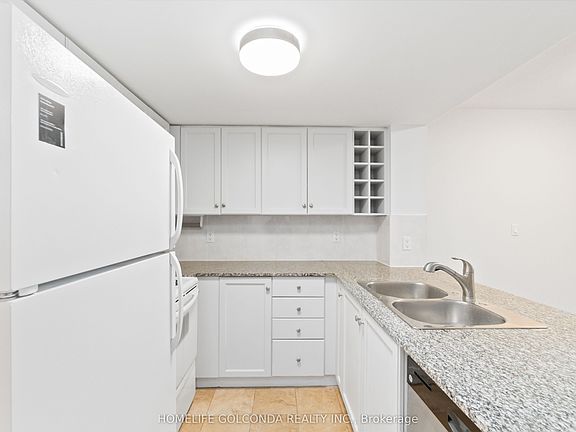 3rd image of 210 Victoria St #1809