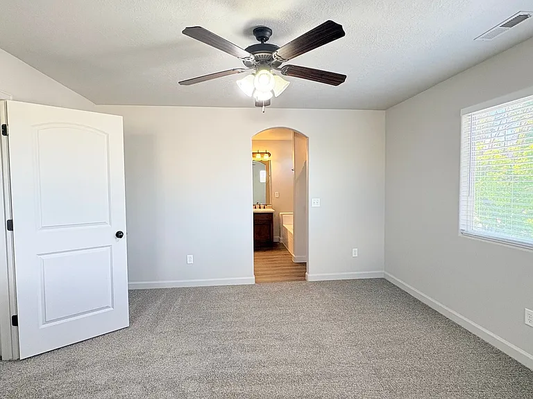 173 E Fiddlers Canyon Rd #1 — Photo 17