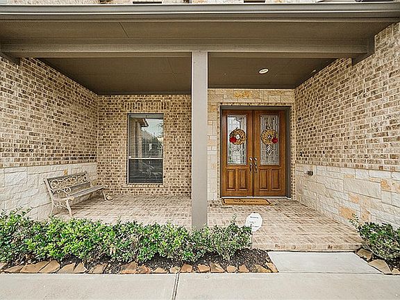 4th image of 10127 Hutton Park Dr