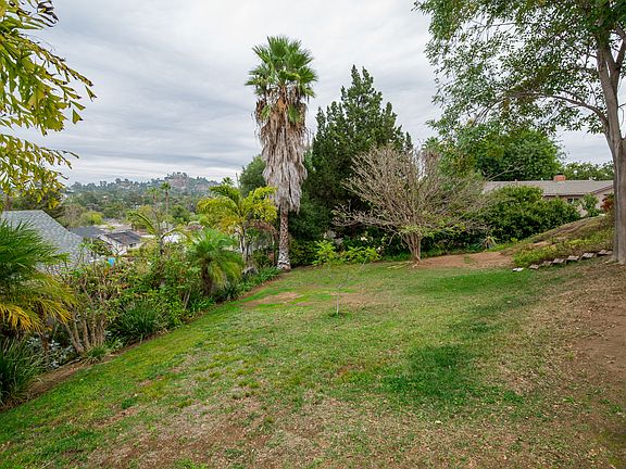 4th image of 8734 Glenira Ave