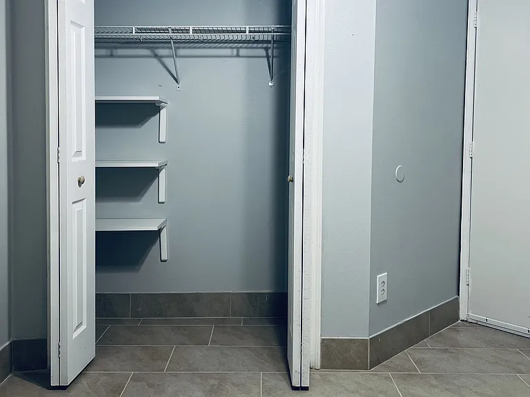 2386 Harbor Town Dr — Photo 17