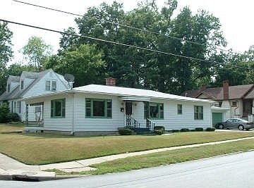 1st image of 501 W Sycamore St