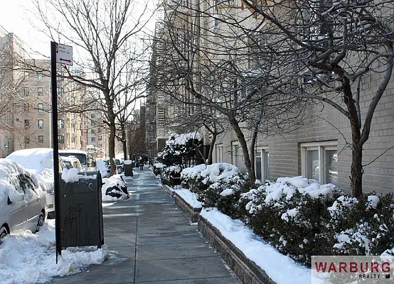 Sold by Warburg | media 18