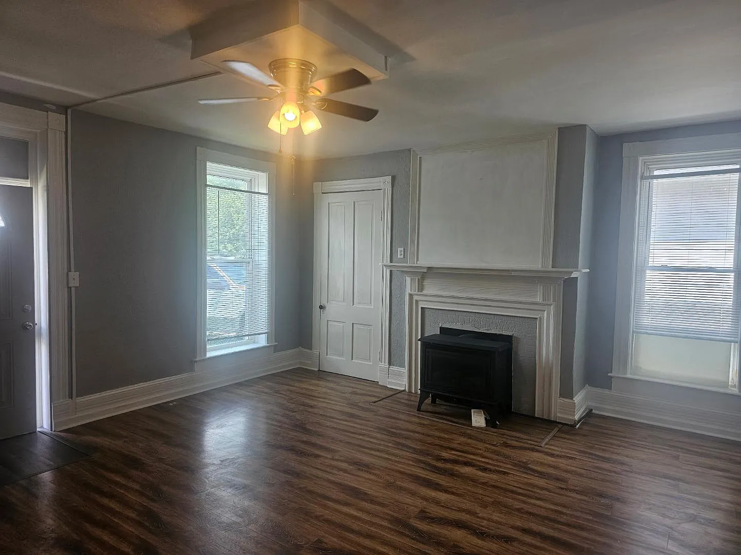 202 E Broadway St — Photo 2