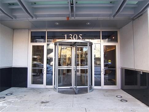 2nd image of 1305 S Michigan Ave APT 1207