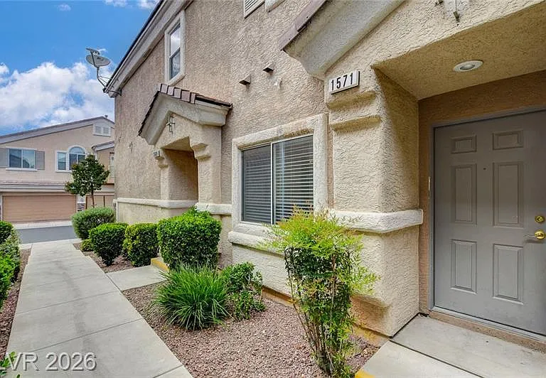 1571 Rusty Ridge Ln — Photo 2