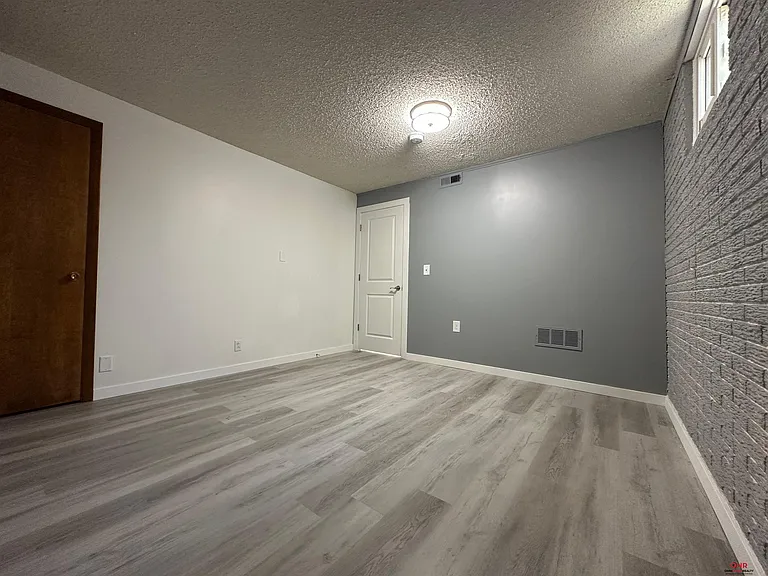 1839 W Arlington Cir — Photo 36