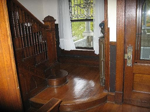 3rd image of 428 Buell Ave
