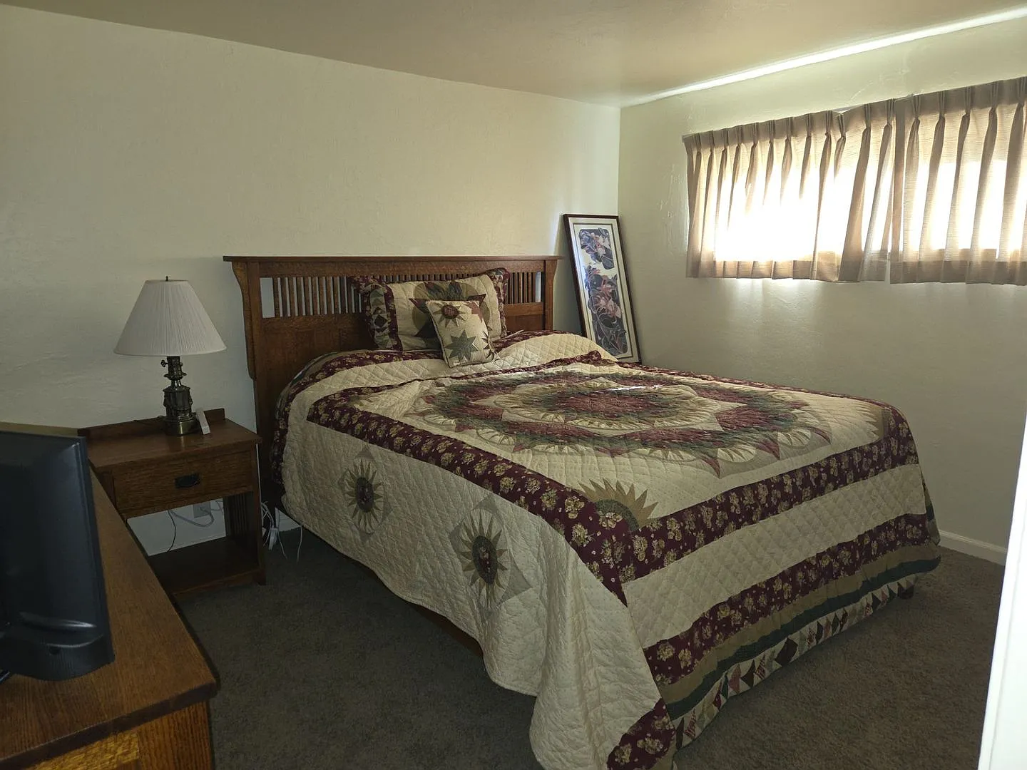 Fully furnished condo with pool — Photo 2