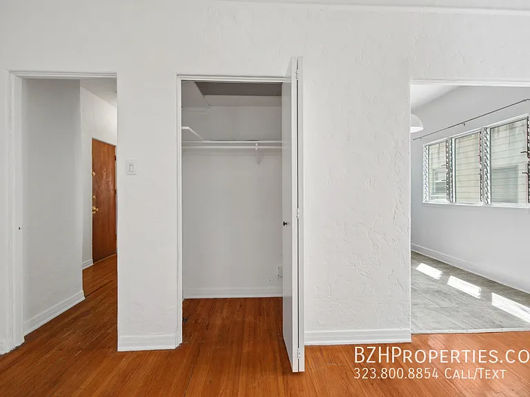 140 S Elm Dr #6 — Photo 5