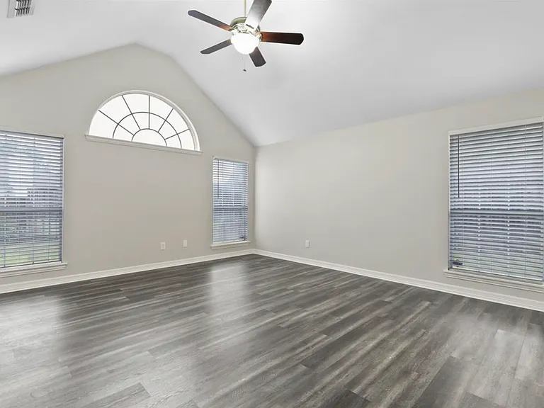 4500 Portrait Ln — Photo 13